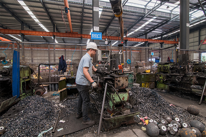 六安网架配件-螺栓球加工车间